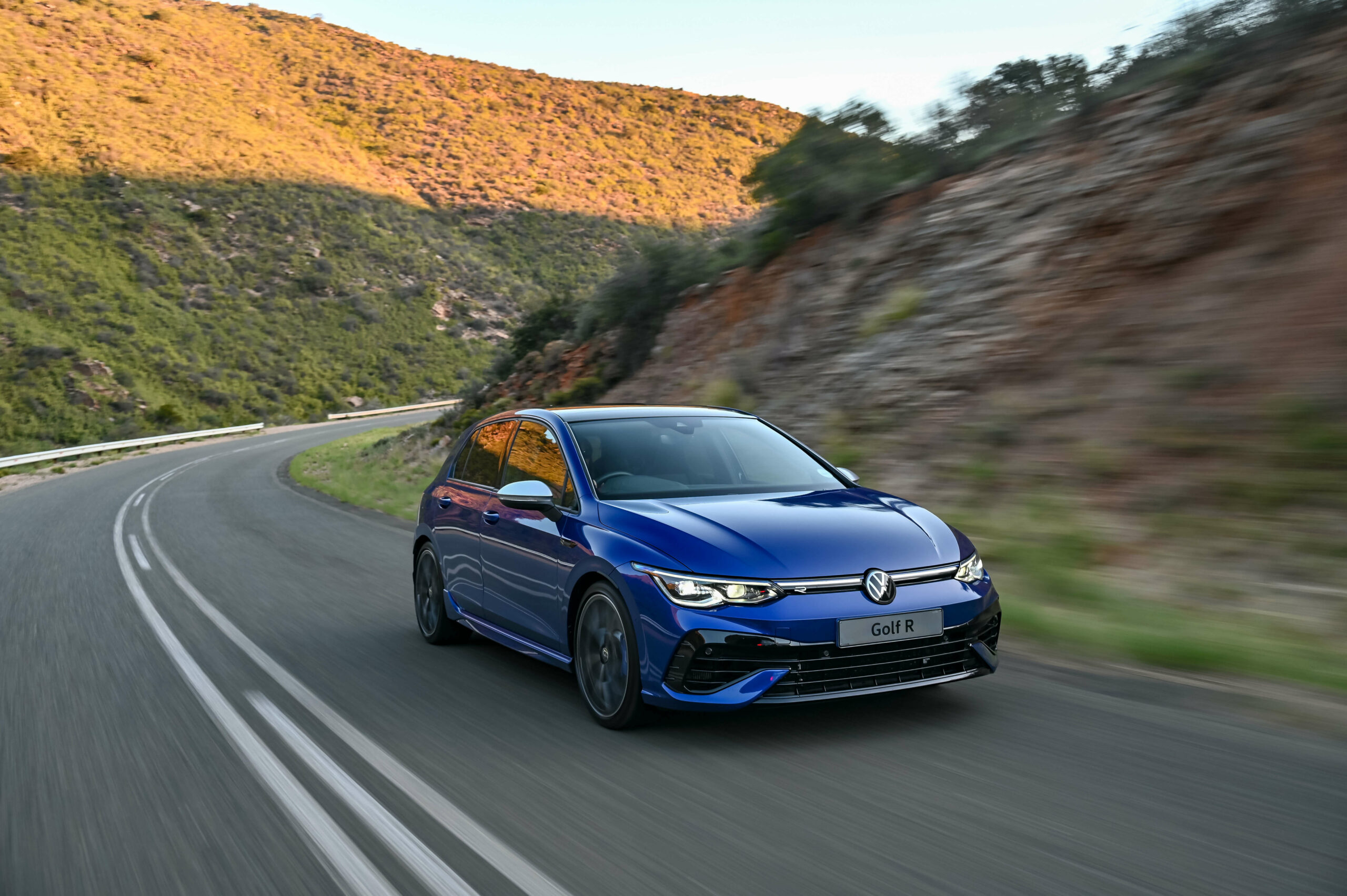 Volkswagen Golf 8 R on sale from end April - imoto-online