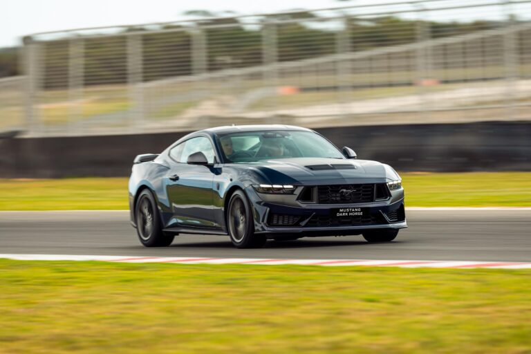 Ford Mustang Dark Horse