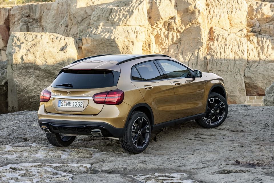 2020-12-mercedes-benzgla220d4matic20