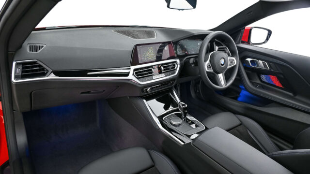P90452886_highRes_bmw-220d-03-2022