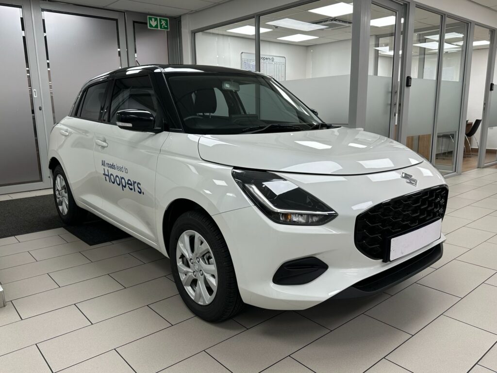2026-ARTICWHITEBLACK-Suzuki-Swift-12-GL–MT-9026698-1-1600×1200