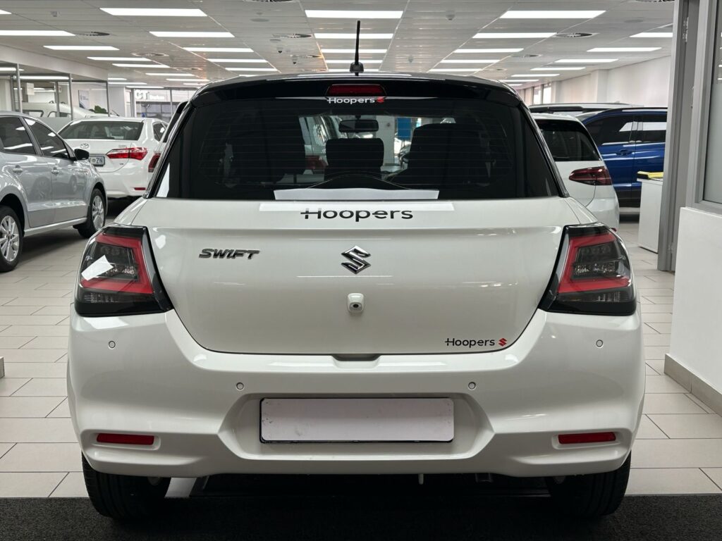 2026-ARTICWHITEBLACK-Suzuki-Swift-12-GL–MT-9026698-3-1600×1200