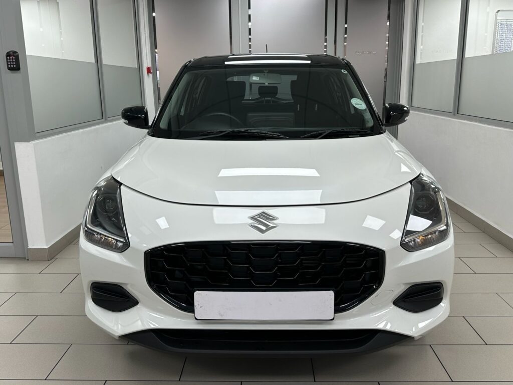 2026-ARTICWHITEBLACK-Suzuki-Swift-12-GL–MT-9026698-4-1600×1200
