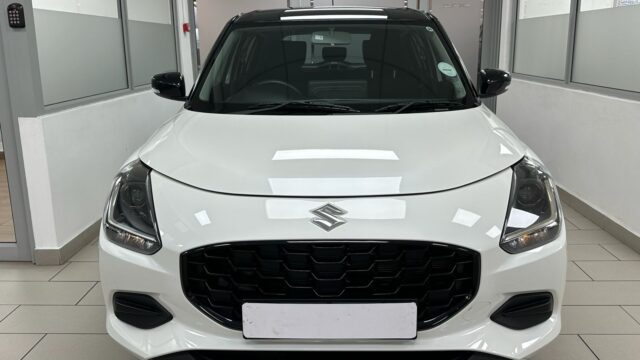 2026-ARTICWHITEBLACK-Suzuki-Swift-12-GL–MT-9026698-4-1600×1200