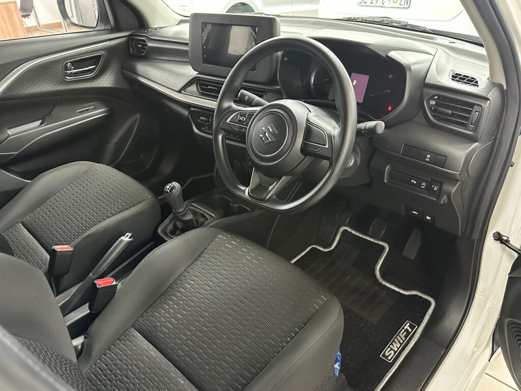 2026-ARTICWHITEBLACK-Suzuki-Swift-12-GL–MT-9026698-7-1600×1200