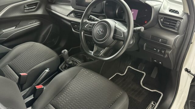 2026-ARTICWHITEBLACK-Suzuki-Swift-12-GL–MT-9026698-7-1600×1200